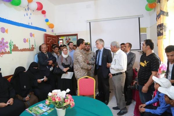 ممثل السويد لدى اليمن يزور مركز إعادة تأهيل الأطفال المجندين بمأرب 