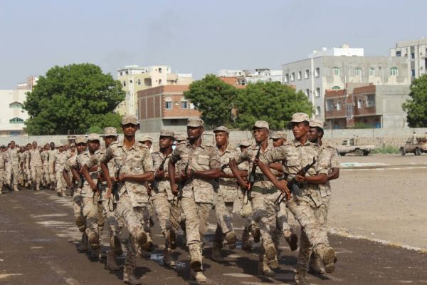 جيش مهجن بثلاث نسخ.. كارنيجي تشخص الوضع العسكري في اليمن (ترجمة خاصة)