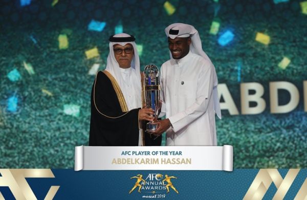 لاعب قطري يفوز بجائزة أفضل لاعب في آسيا