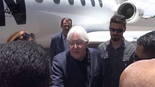 غريفيث يصل صنعاء لنقل وفد الحوثيين إلى السويد
