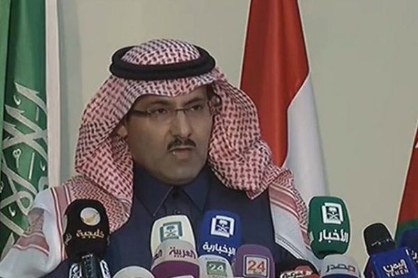 السفير السعودي: الحوثيون سيسلمون ميناء الحديدة مُرغمين