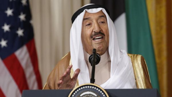 أمير الكويت يحذر من مخاطر في منطقة الخليج