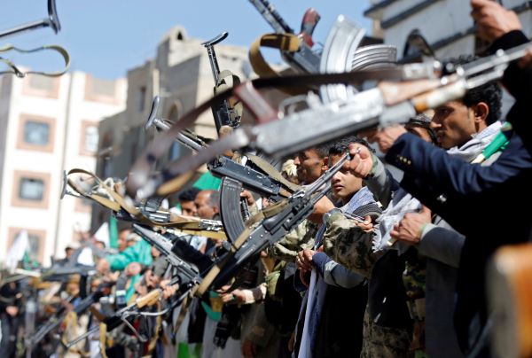 الحوثيون يدعون إلى حكومة انتقالية تضم كل الأحزاب السياسية في اليمن
