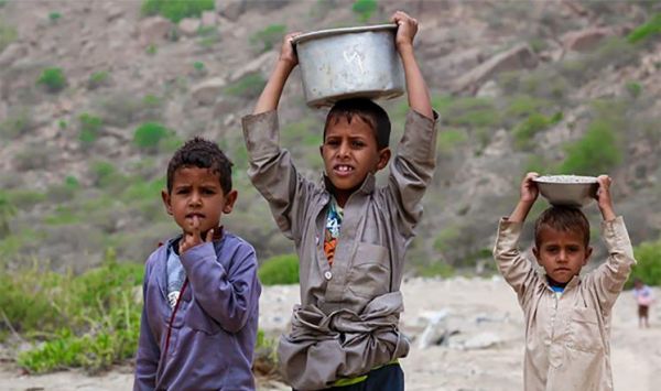 مسؤول أممي: 70% من سكان اليمن يعانون من الجوع