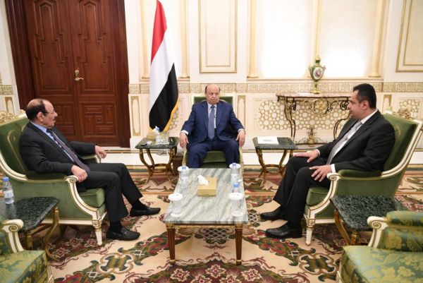 هادي يجتمع مع نائبه ورئيس وزرائه لأول مرة منذ عودته من أمريكا