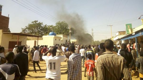 احتجاجات السودان.. الخبز الشرارة التي أشعلت الفتيل