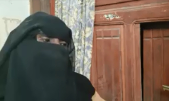 معلمة سوادنية مقيمة في مأرب تناشد السلطة المحلية وقف الاعتداء عليها (فيديو)