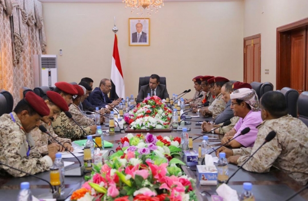 الرئيس هادي يوجه برفع تقرير متكامل عن قصف الحوثيين لقاعدة العند