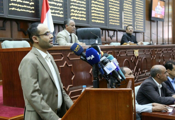 الحوثيون يشرعون في تفعيل مجلس الشورى في صنعاء بدلا عن النواب