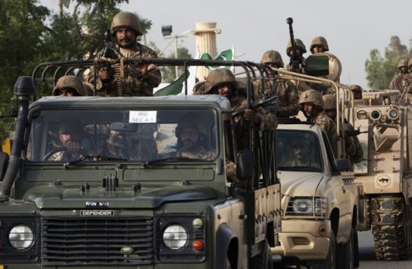 مقتل 6 جنود باكستانيين بهجوم مسلح قرب الحدود الإيرانية