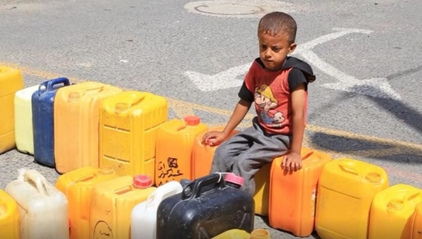 المياه والوقود في اليمن.. طوابير ومعاناة