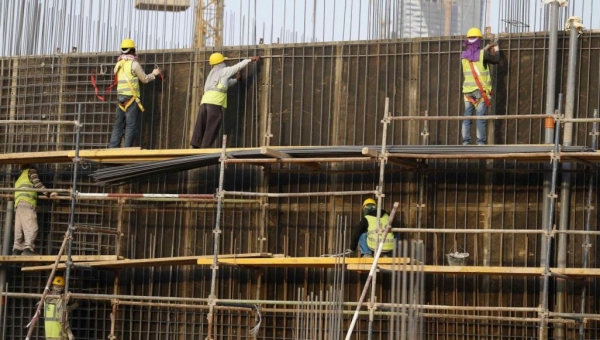 السعودية.. سوق العمل تطرد 1.6 مليون وافد في عامين