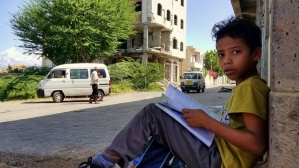 مركز حقوقي يعتبر قصف الحوثيين مدرسة طالبات بتعز جريمة مكتملة الأركان