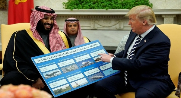 شاهد.. ترامب يكشف تفاصيل اتصاله بالملك سلمان بشأن أموال السعودية