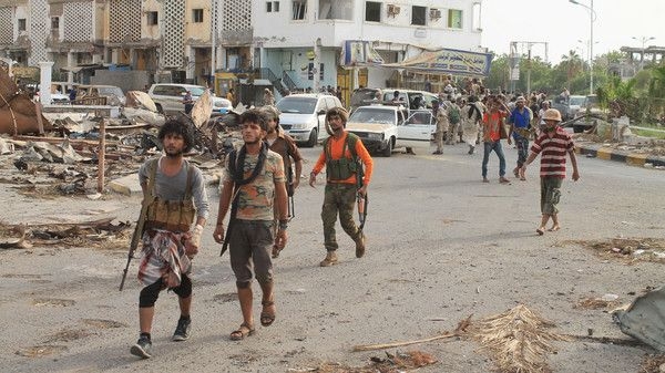 الجيش يهاجم مواقع الحوثيين شمالي تعز
