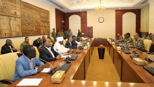 واشنطن بوست: هل بدأت نهاية شهر العسل بالثورة السودانية؟