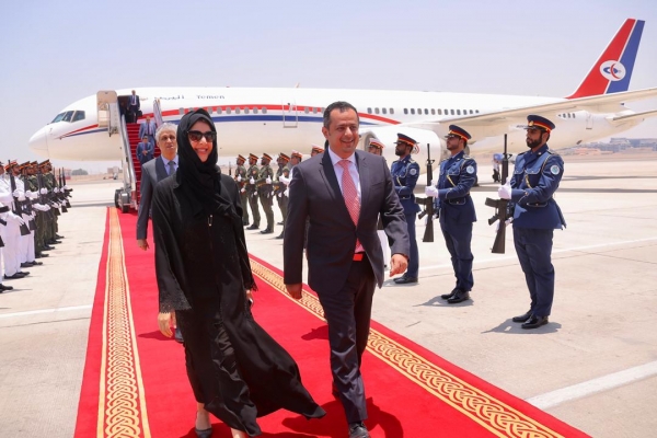 رئيس الحكومة اليمنية يصل أبو ظبي في أول زيارة له منذ تعيينه