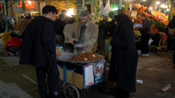 الإيرانيون تحت نيران الغلاء والعقوبات ترفع التضخم 40%