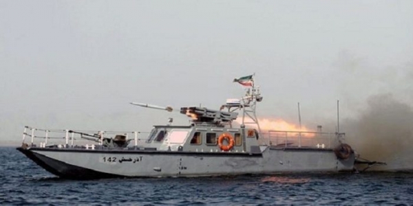 إيران تحتجز ناقلة نفط في مياه الخليج