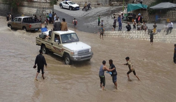 وفاة 10 أشخاص بينهم ستة أطفال بانهيار منزل جراء أمطار في المحويت