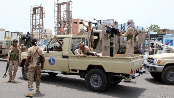 خلال 4 أيام حاسمة.. هكذا فقدت الشرعية اليمنية عاصمتها الثانية