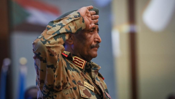 السودان.. البرهان وأعضاء مجلس السيادة يؤدون اليمين الدستورية