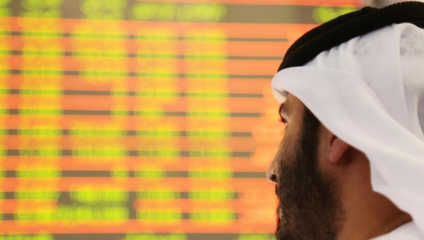 بورصة دبي تخسر بسبب العقارات وقطر تواصل المكاسب