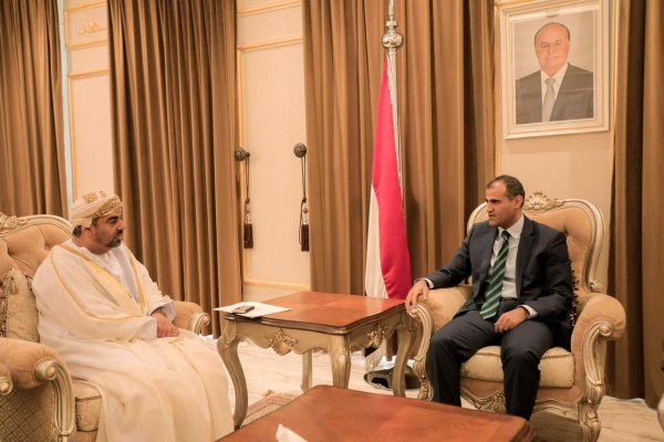 سلطنة عمان تؤكد وقوفها إلى جانب الحكومة اليمنية
