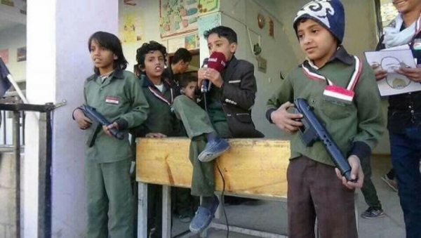 الحكومة تستنكر فرض الحوثيين ترديد قسم الولاية في المدارس الخاضعة لهم