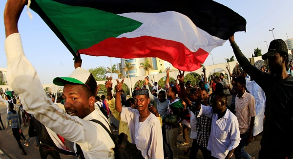 الحكومة السودانية تعلن تدشين خطة إنقاذ اقتصادية مدتها 9 أشهر