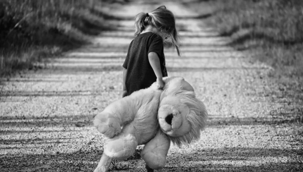 10 علامات للاكتئاب عند الأطفال لا ينبغي تجاهلها