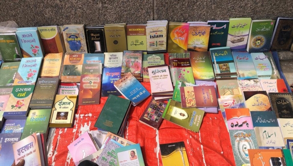 يضم مؤلفات عربية.. الكتب بالكيلوغرام في سوق خاص بدلهي