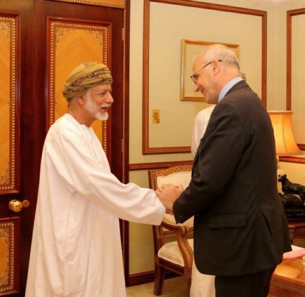 مسقط تبحث مع سفير المملكة المتحدة لدى اليمن آفاق الحل السياسي