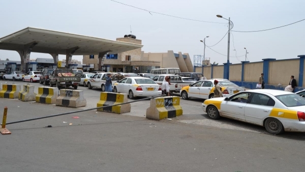 الحكومة تحمل الحوثيين مسؤولية إنعدام المشتقات النفطية في المناطق الغير محررة