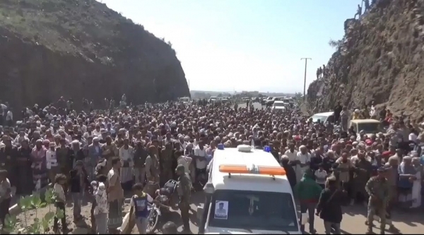 المئات في الضالع يشيعون جثمان القيادي في الجيش الوطني 