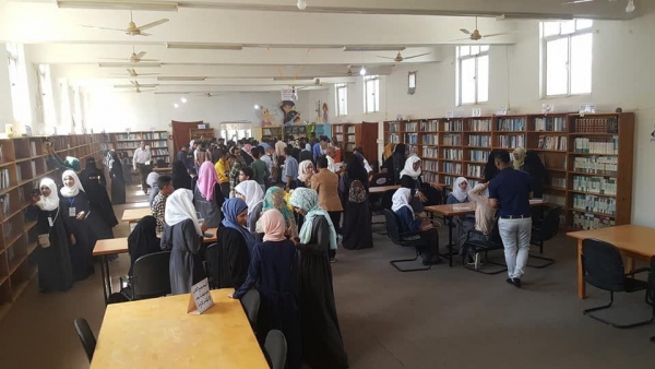المكتبة العامة بتعز تعيد فتح أبوابها بعد خمس سنوات من الإغلاق