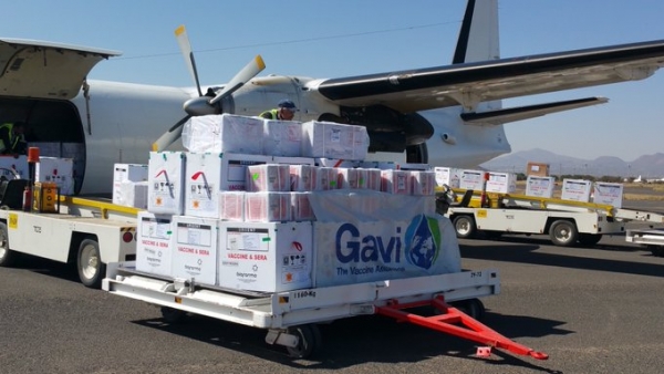 يونيسف تعلن وصول 4.5 طن من لقاحات شلل الأطفال إلى مطار صنعاء