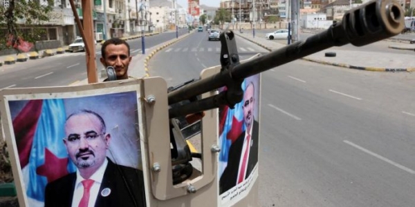 صحيفة الجيش: الإمارات تعبث باتفاق الرياض وغريفيث لم يعد مبعوثا للسلام في اليمن