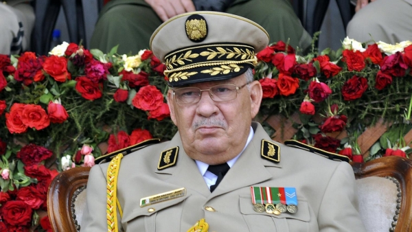 بعد وفاة الفريق قايد صالح.. أي أفق ينتظر الحراك في الجزائر؟