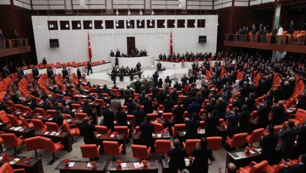 البرلمان التركي يفوض الرئاسة بإرسال قوات عسكرية إلى ليبيا