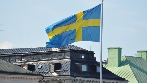 السويد تعلق عمل قواتها العسكرية بالعراق مؤقتا