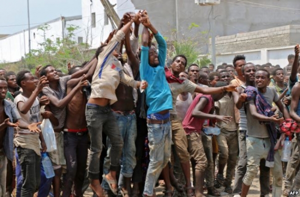 تقرير حقوقي: 10 أنماط من الانتهاكات يتعرض لها المهاجرون الأفارقة في اليمن
