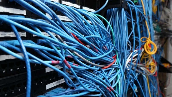 تيليمن: عودة خدمة الإنترنت بصورة شبه طبيعية بعد الانتهاء من إصلاح الكابل البحري 