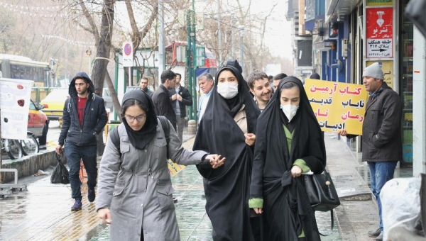 كورونا يصل إيران عشية الانتخابات.. هلع شعبي وتأهب حكومي