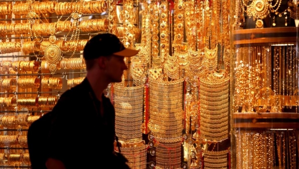 طلاء السبائك وغسل الأموال.. الجزيرة تكشف الفساد في سوق دبي للذهب والفضائح تصل محاكم لندن