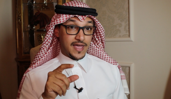 كاتب سعودي يحمّل الإمارات مسؤولية تمرد 