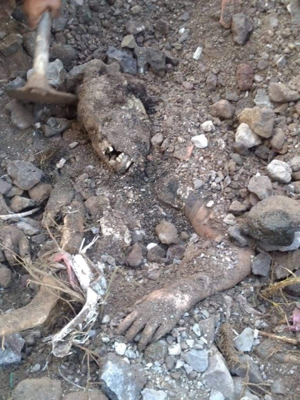 العثور على جثة طفل مطمورة بمخلفات السيول في عدن