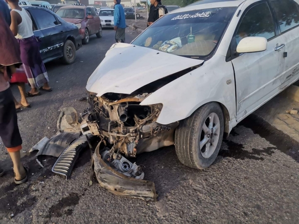 إصابة امرأة في عدن بحادث مروري تسبب به طقم تابع لميشيات 