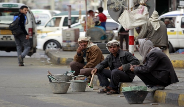 نقابة العمال اليمنيين: التحالف تسبب بمقتل وإصابة أكثر من 10 آلاف عامل