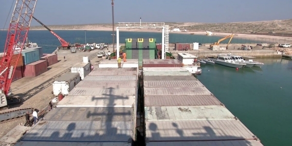 توجيهات بتشديد إجراءات الوقاية من كورونا في ميناء نشطون بالمهرة